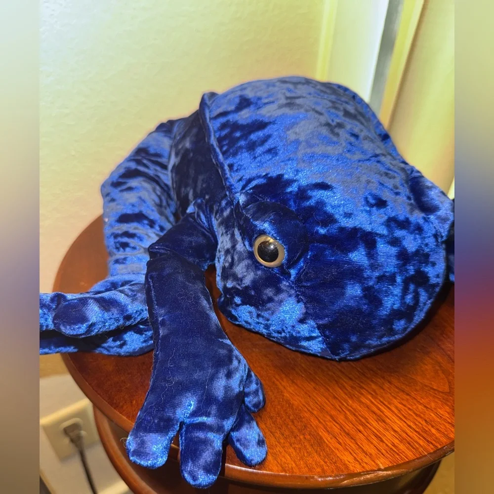 Vintage Commonwealth VELVET FROG Solid Blue Pattern 22